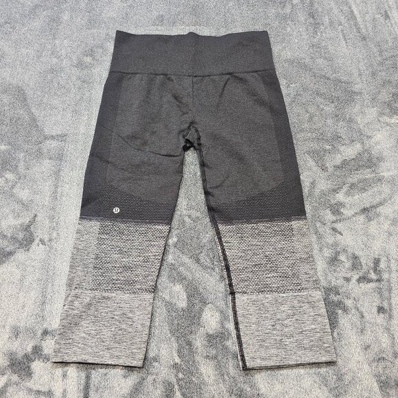 Lululemon Seamlessly Street Crop Heathered Black Leggings Mid-Rise Womens Size 6 - Picture 1 of 11